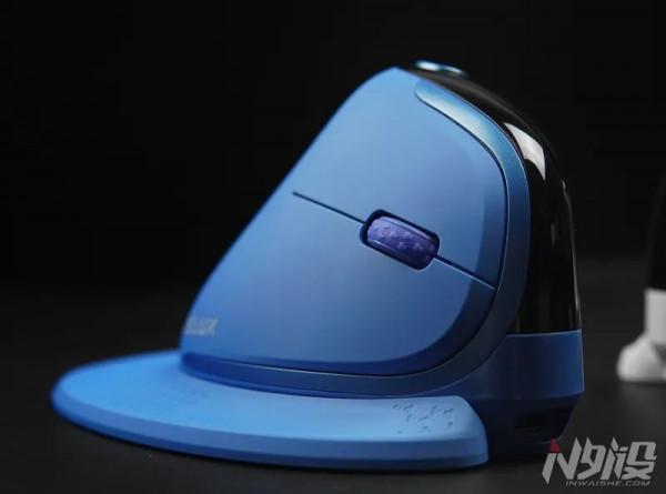 多彩M618XSD探索者垂直人體工學無線滑鼠圖賞