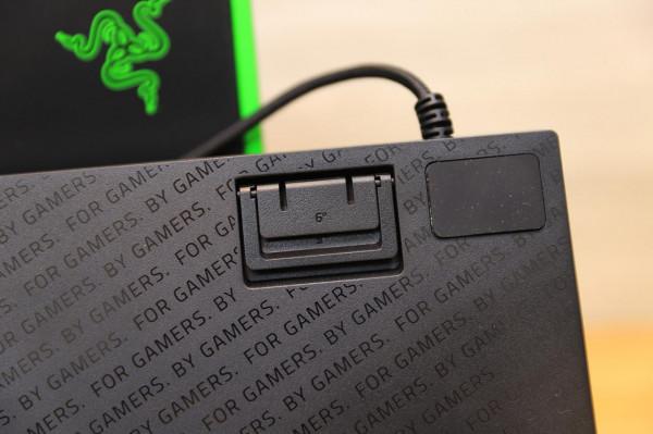 換上新鍵盤打遊戲的心情更爽了，RAZER獵魂光蛛V2