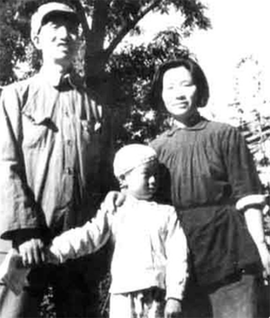 兒子首次領女朋友回家,徐向前親自下廚:滿眼綠油油,肉絲找不到 兒子首次領女朋友回家,徐向前親自下廚:滿眼綠油油,肉絲找不到