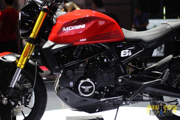 重慶摩博會 莫里尼Seiemmezzo 6½展出 一臺復古風格的現代街車