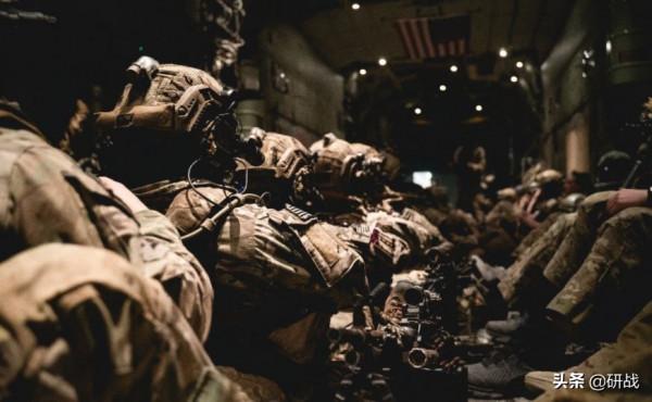 拆東牆補西牆，美國大兵已不夠用了，能同時對付俄羅斯和中國嗎？