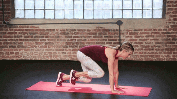 46歲佘詩曼曬瑜伽照、秀馬甲線：你的身材，出賣了你的生活層次