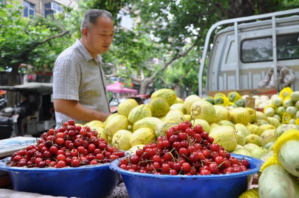 45歲男子不喝酒,尿酸仍高達510,只是他把水果當飯吃 45歲男子不喝酒,尿酸仍高達510,只是他把水果當飯吃