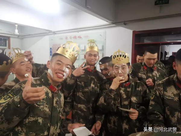 兵哥哥們專屬“集體生日會”，你羨慕嗎？