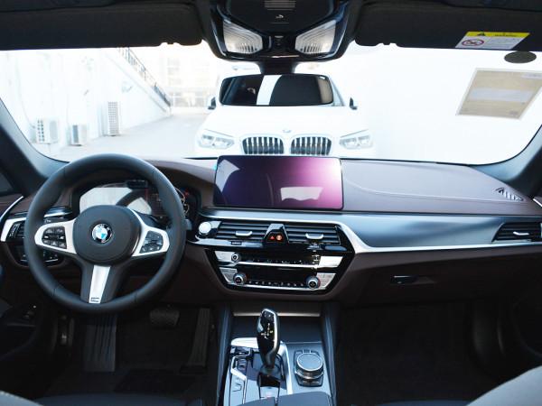 50萬左右的預算，奧迪A6(進口)和寶馬5系新能源 買哪個好？