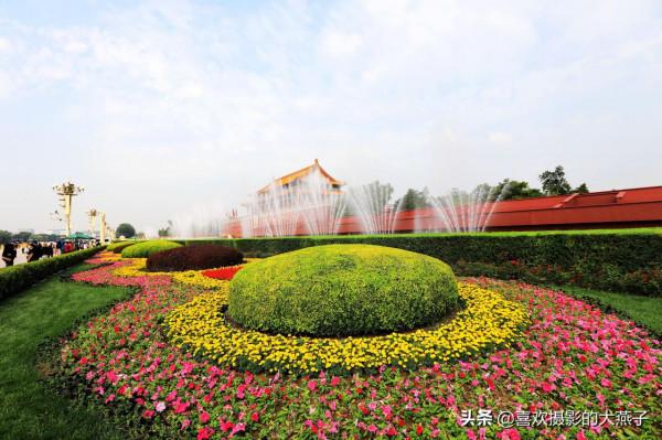 京城：天安門廣場&quot;祝福祖國&quot;主題大花籃主體完成