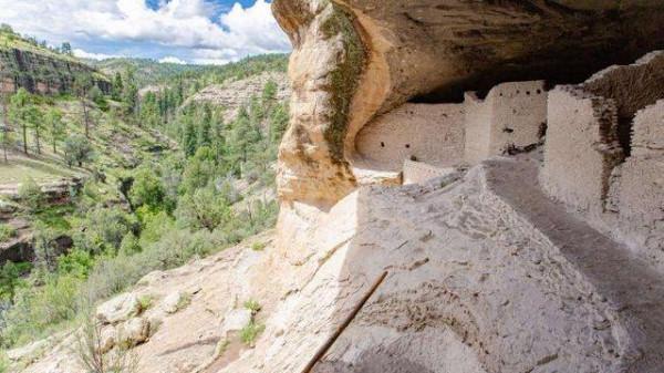 盤點世界上九處壯觀的“古崖居”其中一些仍然有人居住