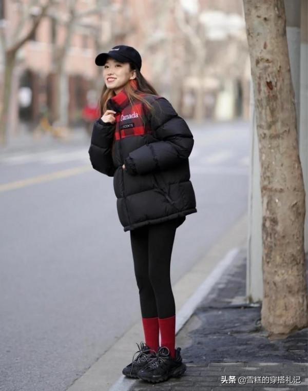 女人不管身材多好,穿羽絨服記住“3要3不要”,才真的時髦顯瘦 女人不管身材多好,穿羽絨服記住“3要3不要”,才真的時髦顯瘦