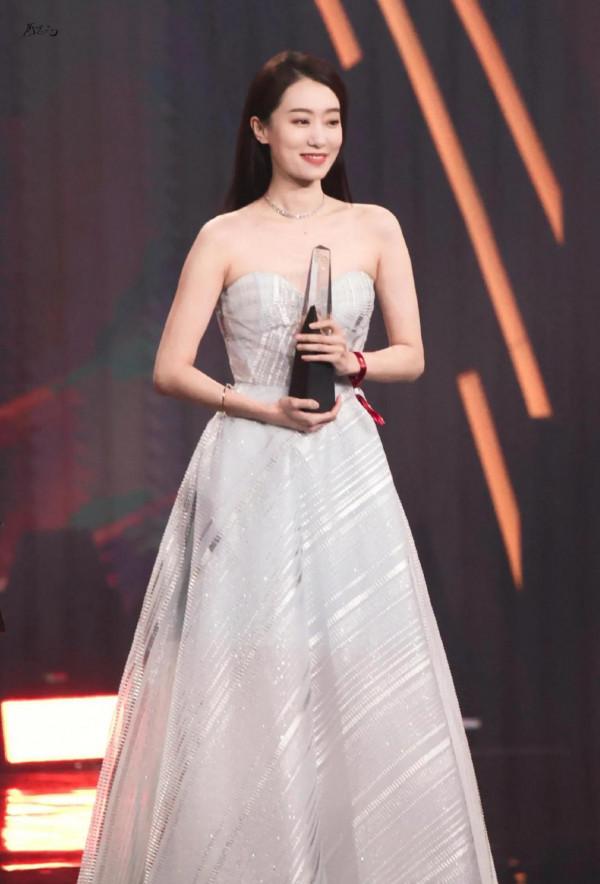 春晚明星5大搞笑瞬間:馬麗把艾倫叫成大春,撒貝南說錯廣告主名 春晚明星5大搞笑瞬間:馬麗把艾倫叫成大春,撒貝南說錯廣告主名