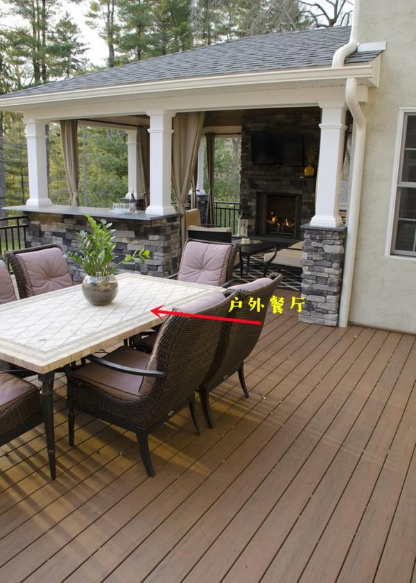 小洋樓蓋好了，門口又搭建2層平臺，上面涼亭露臺，下面放放雜物