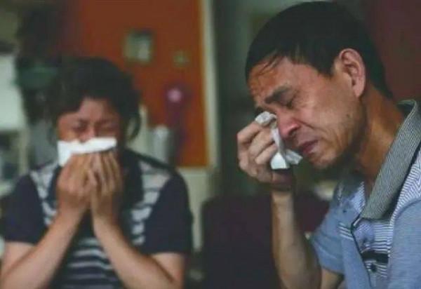 10年前賣腎買iPhone的小夥現狀曝光:三級傷殘,餘生在病床上度過 10年前賣腎買iPhone的小夥現狀曝光:三級傷殘,餘生在病床上度過