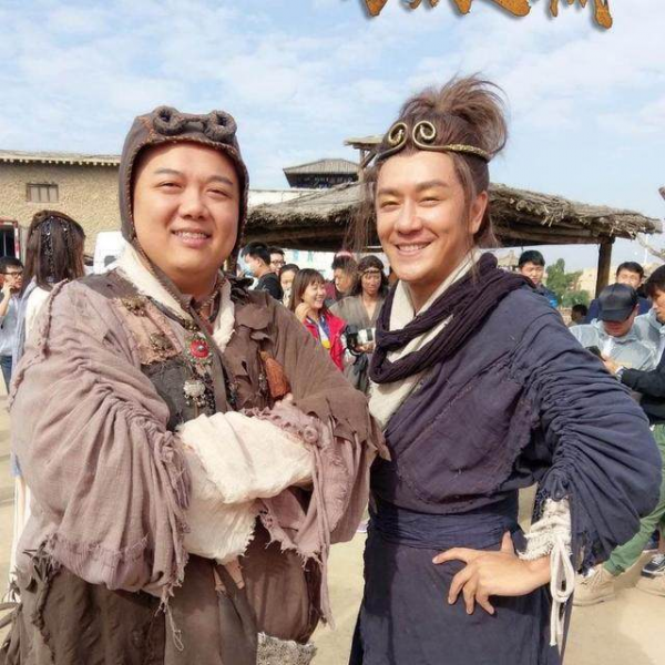 洪欣冉瑩穎過生日,陳浩民夫妻參加聚會,“整容臉”齣戲引關注 洪欣冉瑩穎過生日,陳浩民夫妻參加聚會,“整容臉”齣戲引關注