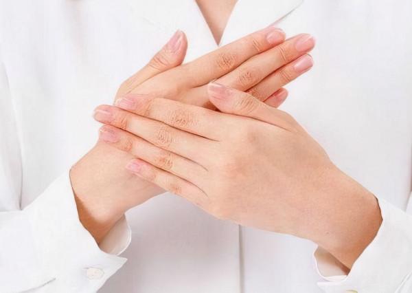 手指“咔咔”響，很有成就感？其實它可能在提醒你小心這些疾病