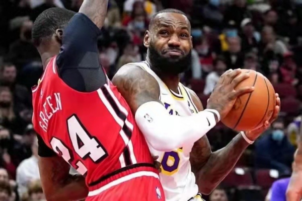 簽下周琦，撿漏豪斯？湖人補強鋒線，詹姆斯有望重回巔峰