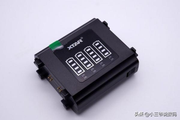 XTAR SN4相機充電器:模組化設計,以一頂四快速充電 XTAR SN4相機充電器:模組化設計,以一頂四快速充電