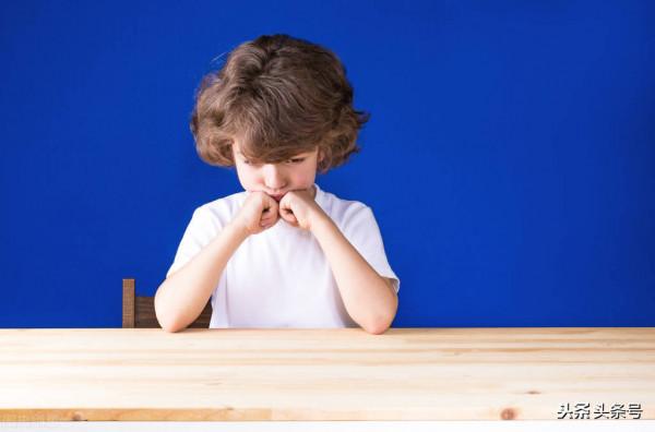 警惕陌生人的“噓寒問暖”,天上不會掉餡餅 警惕陌生人的“噓寒問暖”,天上不會掉餡餅