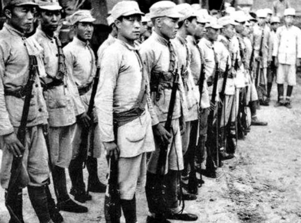 羅炳輝:從奴隸到將軍,重病中解放棗莊,49歲逝世十萬軍民送行 羅炳輝:從奴隸到將軍,重病中解放棗莊,49歲逝世十萬軍民送行