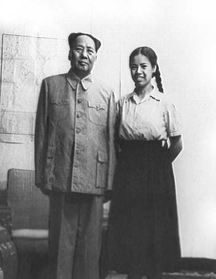 邵華結婚後第一次見毛主席，毛主席囑咐：不要忘記你的媽媽楊開慧