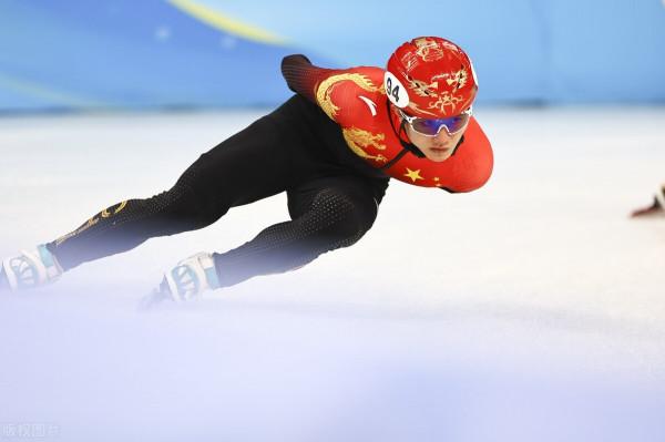 冬奧會短道速滑男子5000米接力-李文龍摔倒 中國隊被判進A組決賽