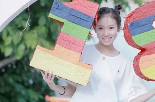 基因遺傳太強大，女明星貌美如花的姐妹，林心如妹妹比她還美