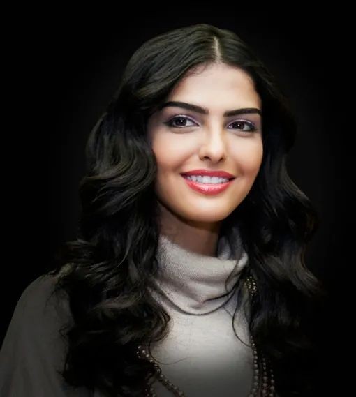 沙特前王妃:烏髮如雲的中東美人,嫁大28歲王子,不穿黑袍不遮面 沙特前王妃:烏髮如雲的中東美人,嫁大28歲王子,不穿黑袍不遮面