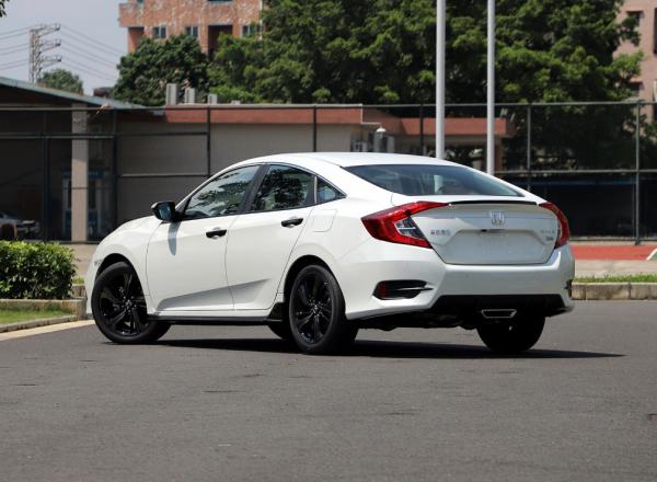 外觀運動+內在空間大，寶駿Valli僅7萬多起，可家用可旅行，實惠