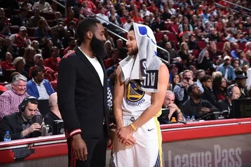 關於09雙雄——都是雙能衛，為何庫裡三冠在手而哈登卻一冠難求？