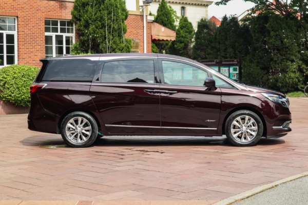 神車再進化，上市20年從未被超越，家用商務全能，只服它