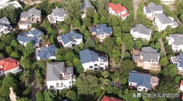 雲南富豪花千萬買別墅，如今大面積拋售五折都無人接盤