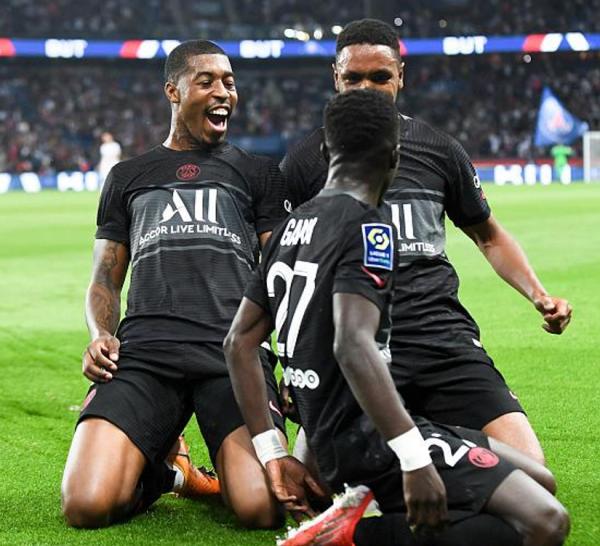 一夜10豪門出戰僅3勝！大巴黎2-0，皇馬爆冷，曼聯國米利物浦不勝