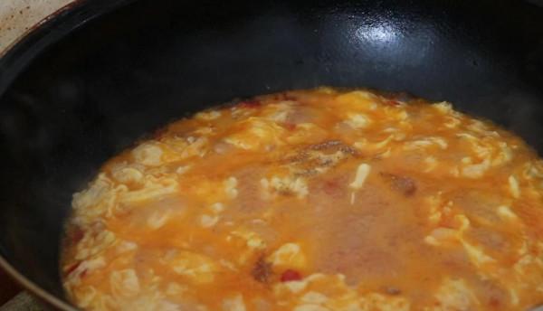 西紅柿蛋湯，很多人第一步就錯了，大廚教你，蛋花漂亮又美味