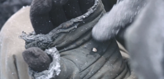 《水門橋》：從凍土豆到凍黃豆！從催淚彈到超級催淚彈