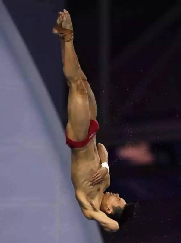 杏哥被陳艾森抱著轉圈圈又和謝思埸一起搖擺，奧運前緊張成乾飯王