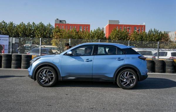 最低續航400km，起售價不到十萬，這款純電緊湊型SUV價效比不錯