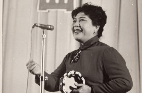 謝東：被傳是侯寶林私生子，王朔豪賭100萬，喊話侯耀華驗其真身