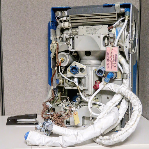 我國空間站航天員出艙，身穿的3000萬元衣服，為何無法帶回地球？