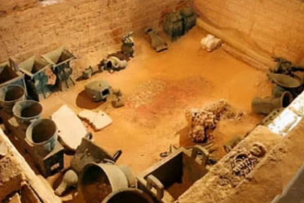 山東發現千年古墓，墓中發現多種陪葬品，墓主人身份到底成謎