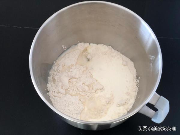 這麵包僅一次發酵，無需黃油也能又香又軟！配方送你新手一次成功