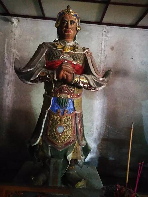 雷州有座千年古祠，全國罕見的五代石人石狗