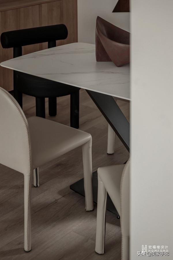 成都夫妻家中的高階場面:堅持沙發不靠牆,全屋寂靜風!太有品味 成都夫妻家中的高階場面:堅持沙發不靠牆,全屋寂靜風!太有品味