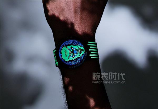 就是玩兒,不到千元的斯沃琪2021萬聖節特別版腕錶 就是玩兒,不到千元的斯沃琪2021萬聖節特別版腕錶