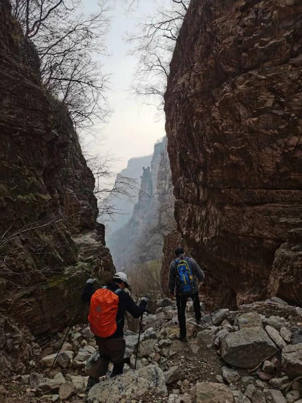 徒步白雲寺渡槽一一絕壁大梯一一上白雲一一白雲寺 徒步白雲寺渡槽一一絕壁大梯一一上白雲一一白雲寺