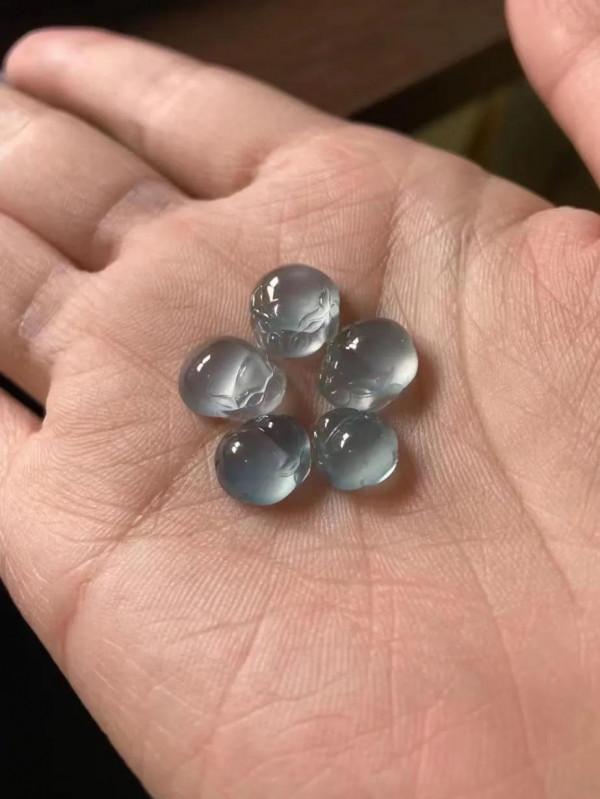 一窩肥嘟嘟的招財神獸 一窩肥嘟嘟的招財神獸