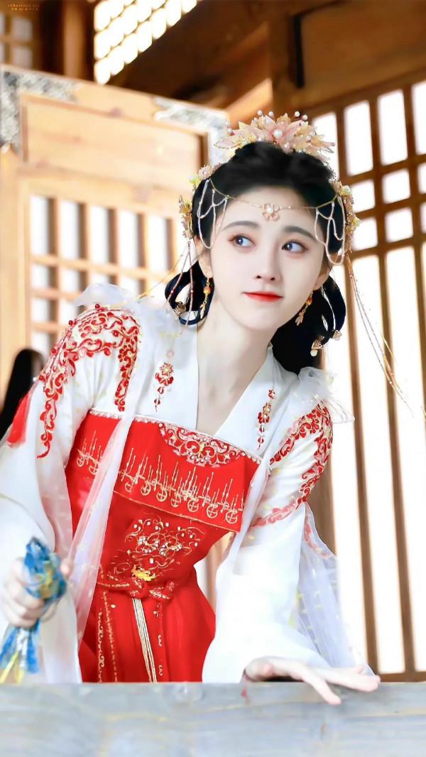 上神仙女不要尬演，6位女星告訴你，十幾年前的仙子有多靈氣逼人