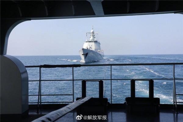 海軍第39批護航編隊進行綜合補給
