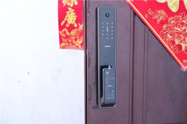 千元出頭,居然有電子貓眼,遠端操控!TCL K7Q智慧門鎖體驗 千元出頭,居然有電子貓眼,遠端操控!TCL K7Q智慧門鎖體驗