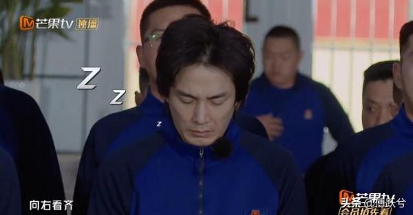 李承鉉太搞笑了，醒了又沒完全醒，像極了每天早上上班的我本人