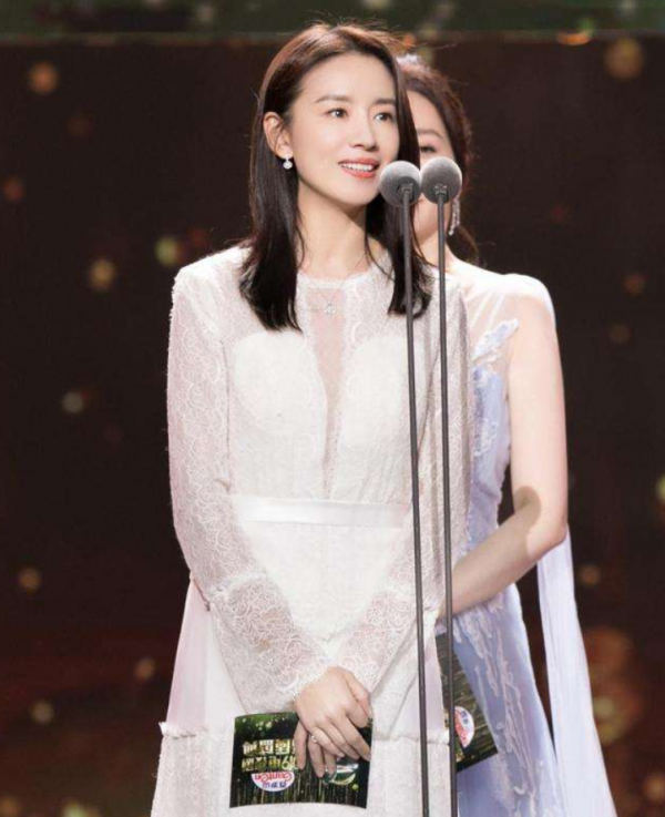 董潔：離婚後帶兒子艱難生活，不讓父子相見，堅決不與潘粵明和解