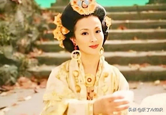 劉亦菲母親為女兒出走半生,棄高薪工作丟2次婚姻,歸來仍是單身 劉亦菲母親為女兒出走半生,棄高薪工作丟2次婚姻,歸來仍是單身