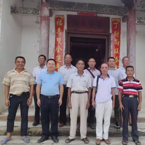 這座距今150多年的祠堂有塊“名登天闕”牌匾，究竟是誰題的呢？